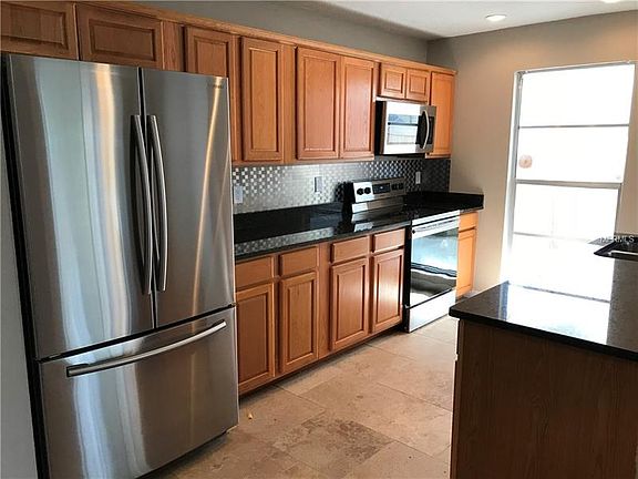 5th image of 2356 Hawthorne Dr