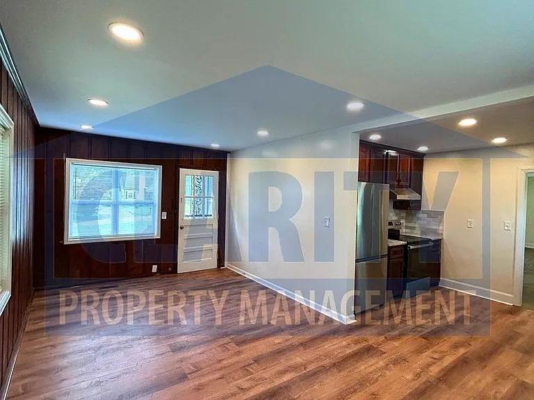 3002 Saint Paul St — Photo 14