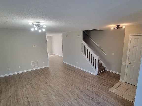 2nd image of 2352 Avalon Woods Dr