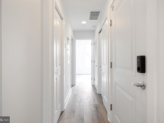 5th image of 2032 E Susquehanna Ave #B