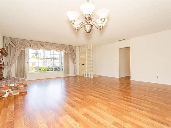 2nd image of 7107 Encino Ave