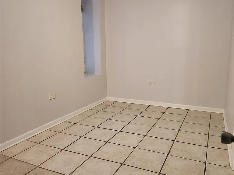 1542 N Talman Ave #1 — Photo 7