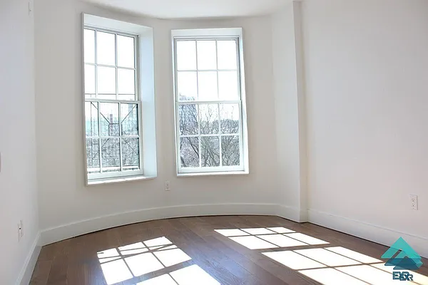 Rented by EXR | media 15