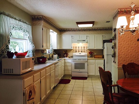 4th image of 4807 Dolphin St