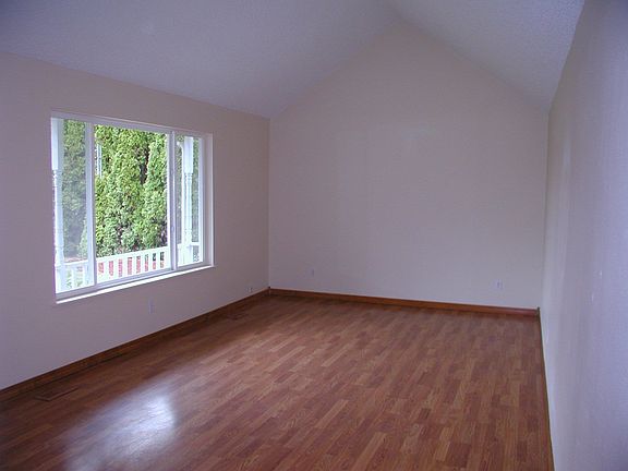 4th image of 11715 SE McGillivray Blvd