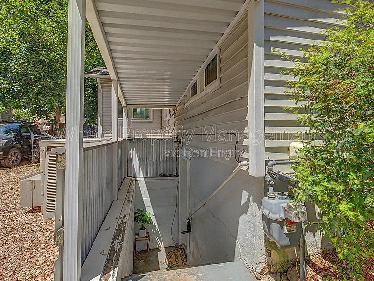 4205 S Lincoln St — Photo 4