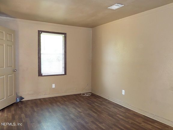 3rd image of 1317 E 3RD Street