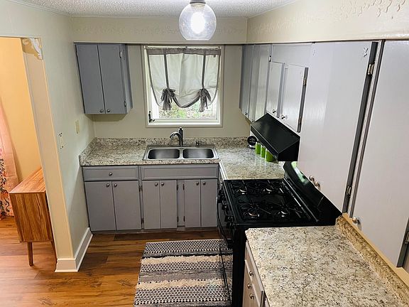 4th image of 600 Seymour Ave