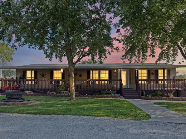 402 W Corrine St, Gallatin, MO 64640