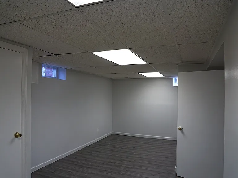 10 Bon Air Ave — Photo 24