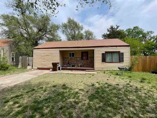 2306 E Random Rd, Wichita, KS 67214