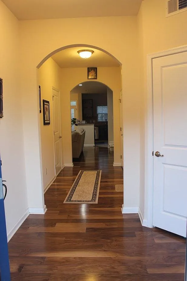 3 bed, 2.5 bath, 1750 sqft, $1,800 — Photo 2