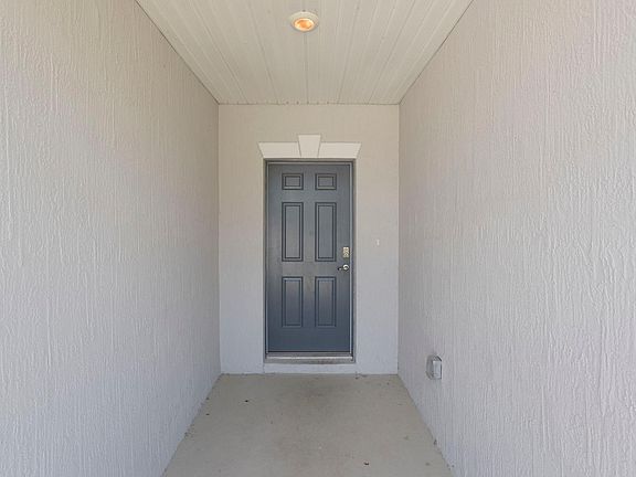 3rd image of 2543 Lantana Ln
