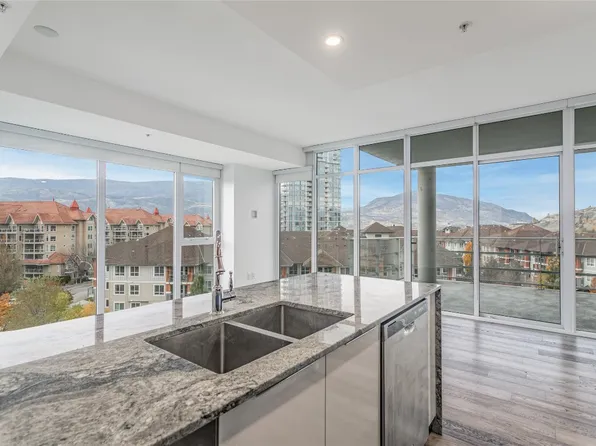 1151 Sunset Dr #502, Kelowna, BC V1Y 0G2