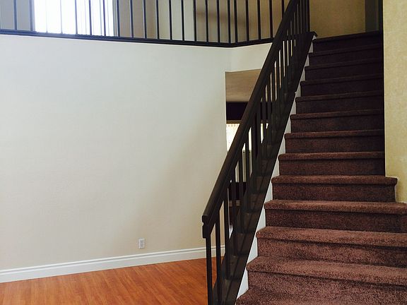 5th image of 21297 Shakespeare Ct
