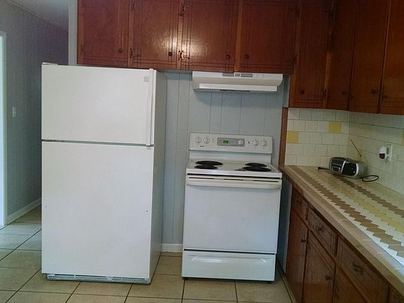 Kitchen & Hall