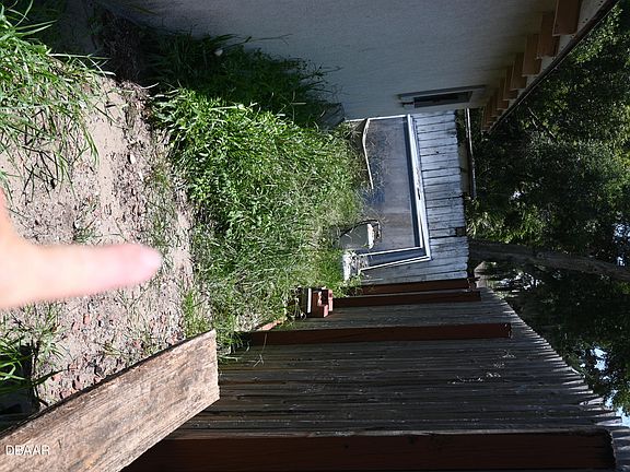 5th image of 135 Walker St