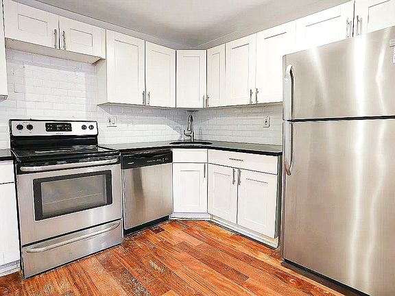 2nd image of 425 E 12th St #2C