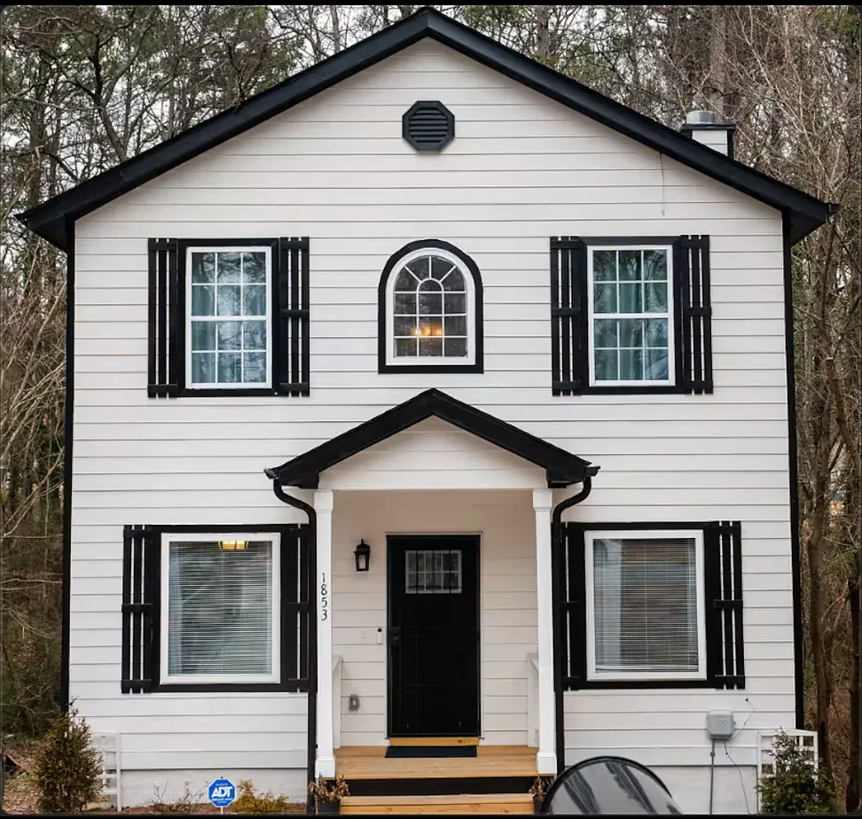 4 bed, 2150 sqft, $3,254 — Photo 2