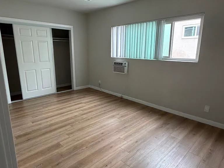 5012 Kester Ave #3 — Photo 6