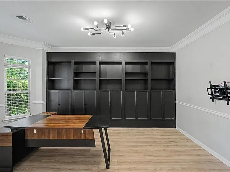 8757 Danley Dr — Photo 13