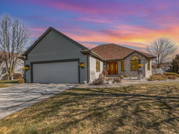 5633 Firethorne Dr, Bay City, MI 48706