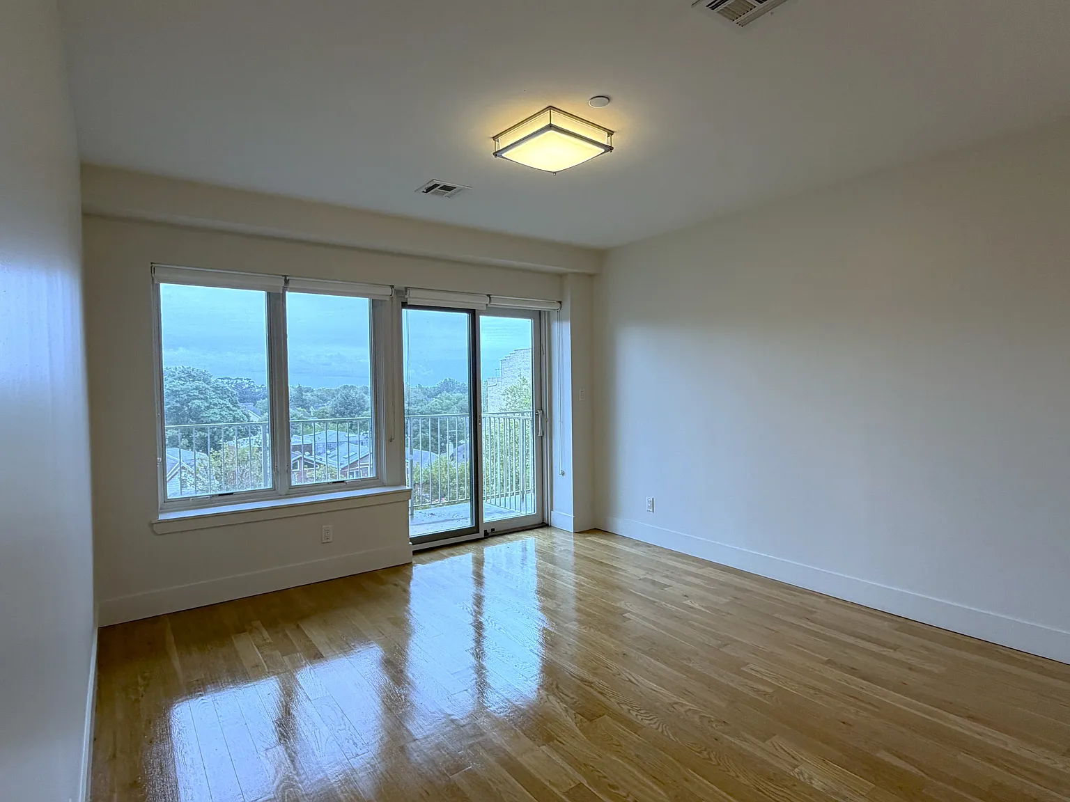1704 Ocean Ave — Photo 4