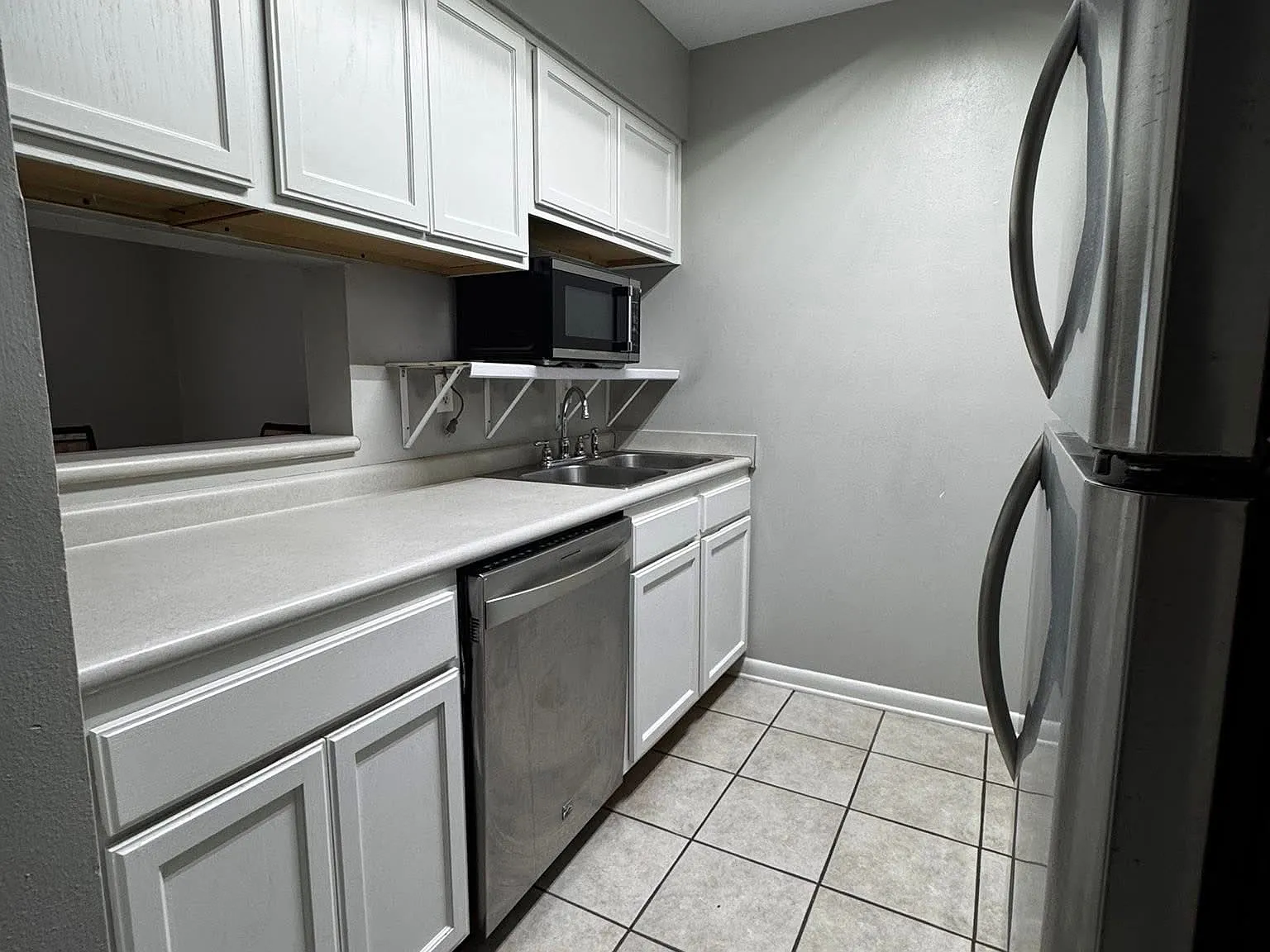 2 bed, 1.5 bath, 1100 sqft, $1,495 — Photo 2