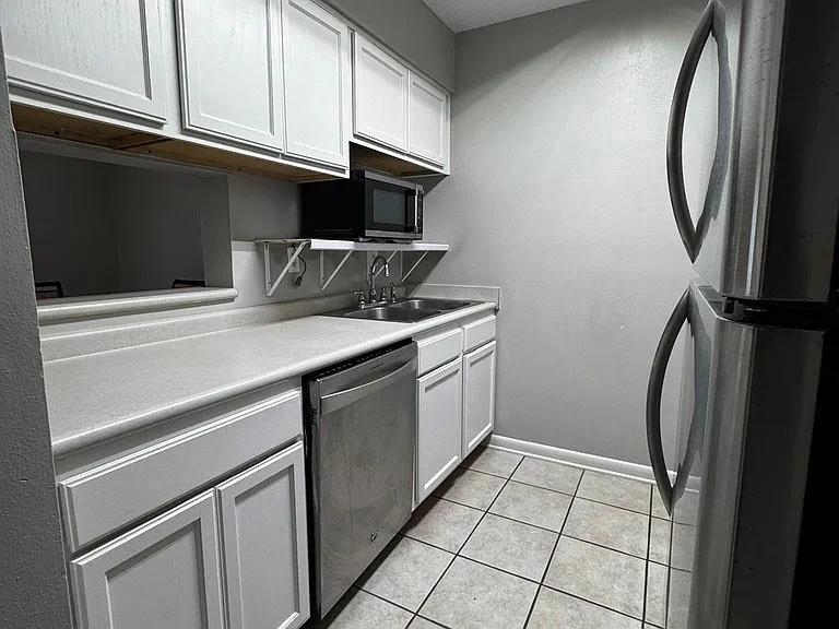2951 Houma Blvd — Photo 2