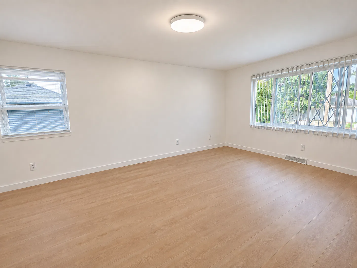 2 bed, 950 sqft, $1,650 — Photo 1