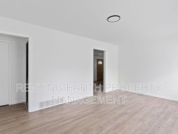 5th image of 9835 Winkler Dr