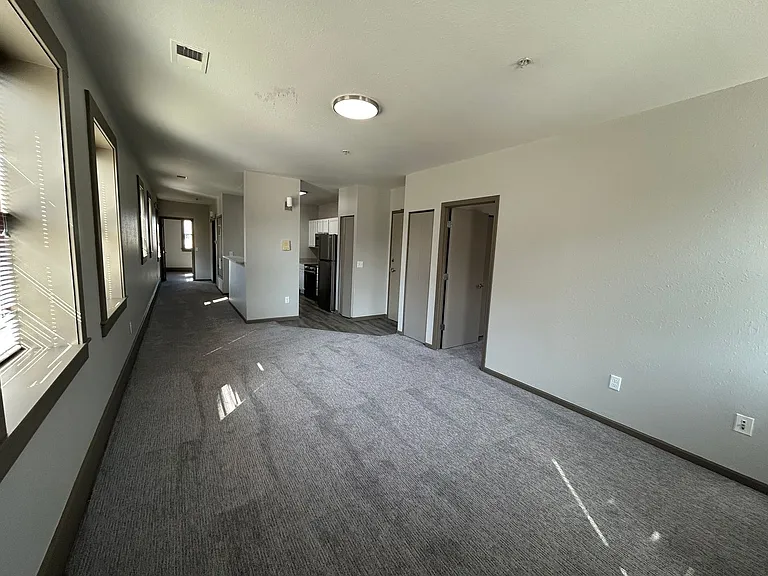 Drake Court — Photo 53