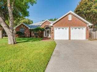 517 Aurora Ct, Euless, TX 76039