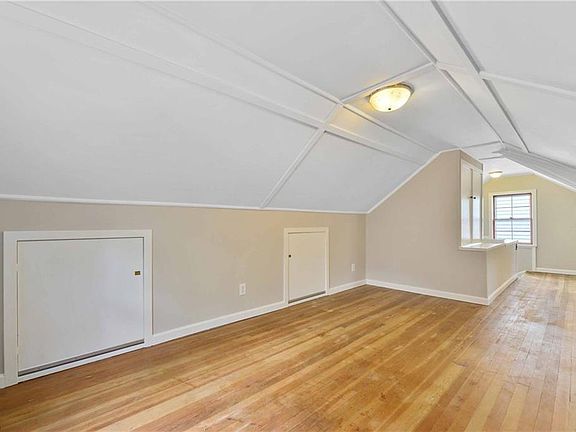 4th image of 16309 Westdale Ave