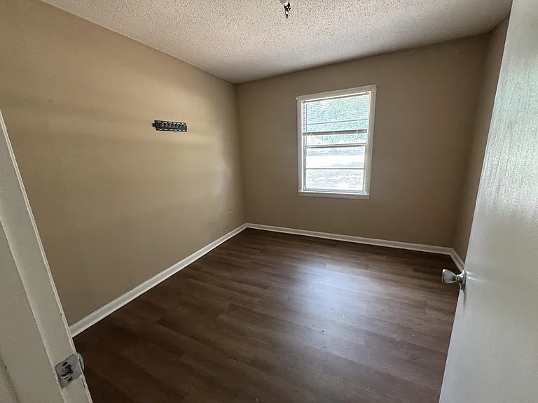 210 Davenport St — Photo 6