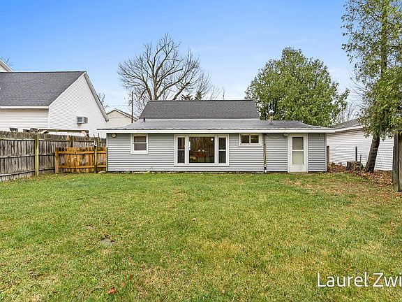5th image of 308 W Johannah St