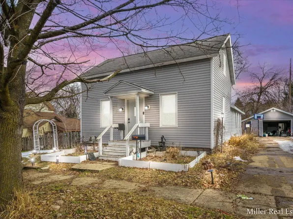 209 S Washington St, Hastings, MI 49058
