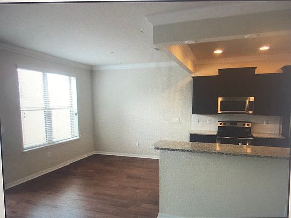 4th image of 7028 Butterfield Ct