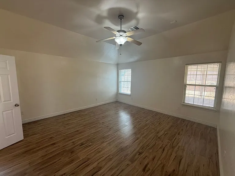 1704 Dorothy Dr — Photo 6