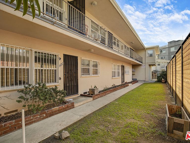 Listing photo 5