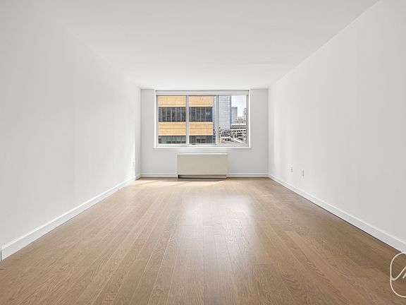 3rd image of 561 10th Ave APT 6G