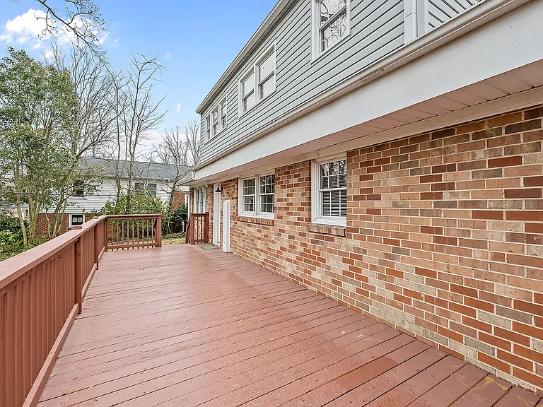 2209 Villa Dr — Photo 6
