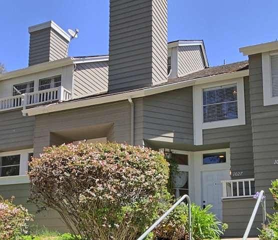 1st image of 1027 Thomas Ln