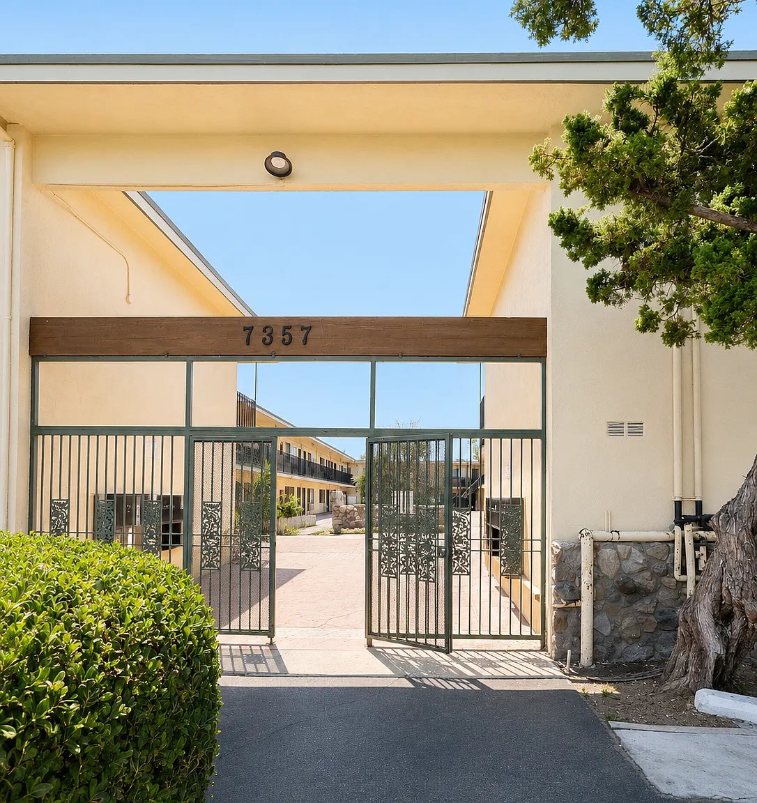 7343 Sepulveda Blvd Van Nuys, CA 91405 — Photo 3