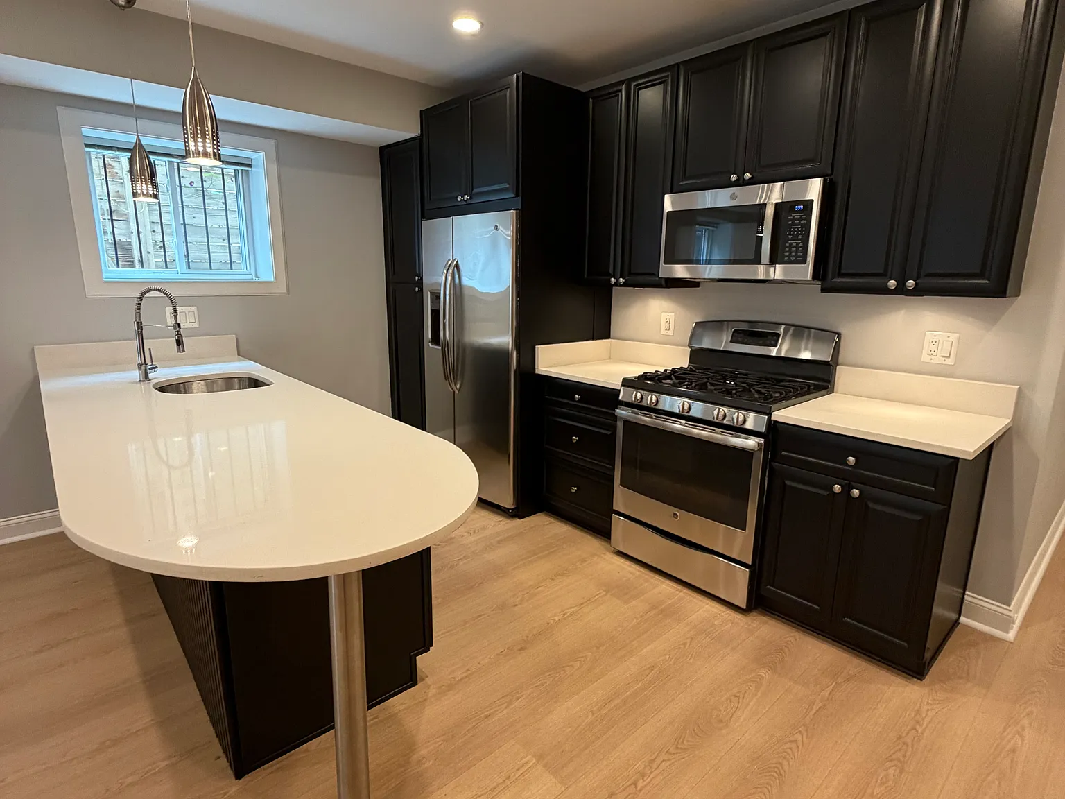 2 bed, 1100 sqft, $2,500 — Photo 3