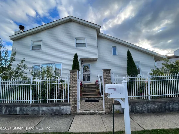70 Manchester Dr, Staten Island, NY 10312