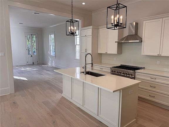 4th image of 428 Calhoun St