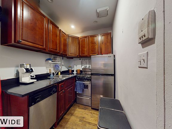 3rd image of 107 Saint Marks Pl APT 3H