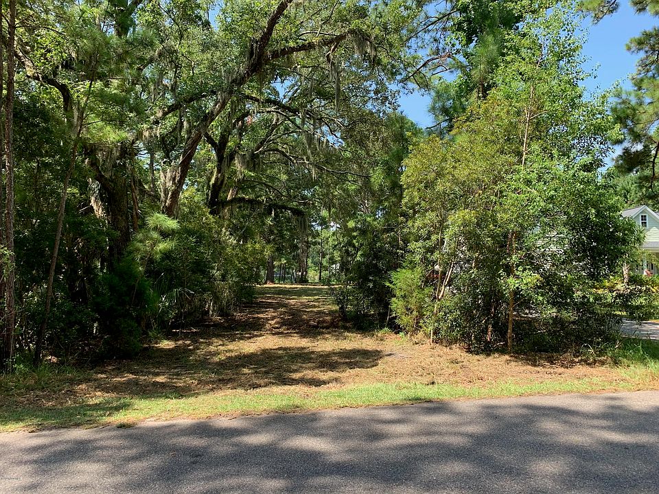1st image of 14 Grande Oaks Dr