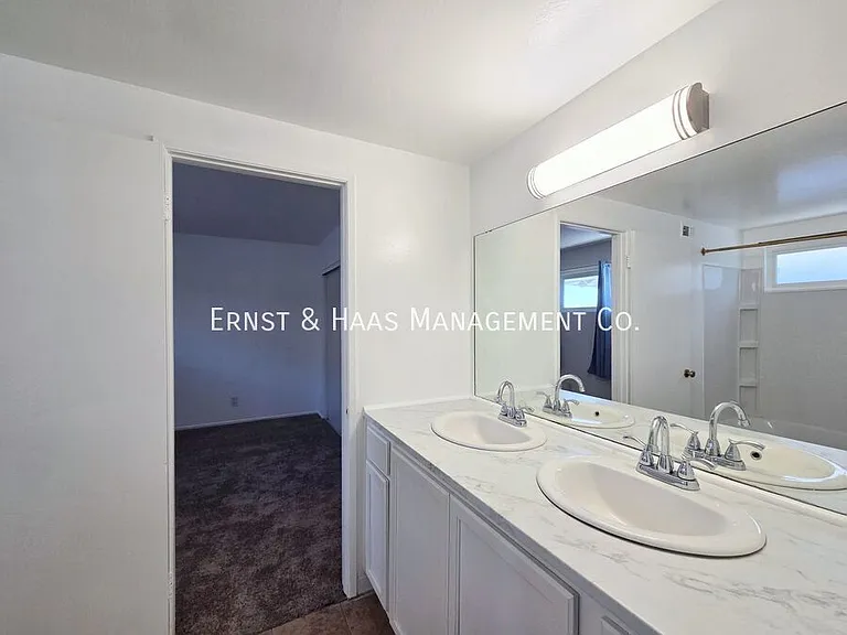 873 E Turmont St — Photo 27